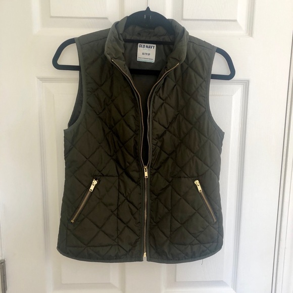 Old Navy Lightweight Puffer Vest - Picture 6 of 6